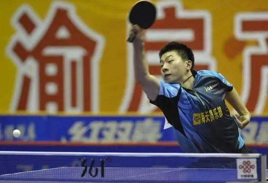 打乒乓球吃瓜视频,乒乓球赛场上的欢乐瓜果时光