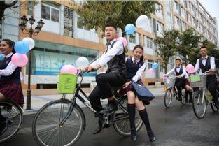 女子边吃瓜边骑车视频大全,女子边吃瓜边骑车视频大盘点