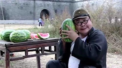 带你吃瓜搞笑视频40秒,40秒带你笑翻天的“带你吃瓜”搞笑视频